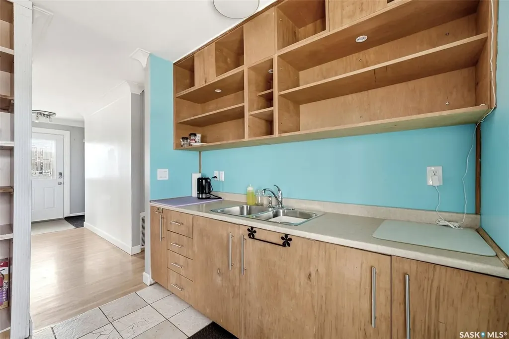 2510 Edward Street Regina SK S4S 0M8