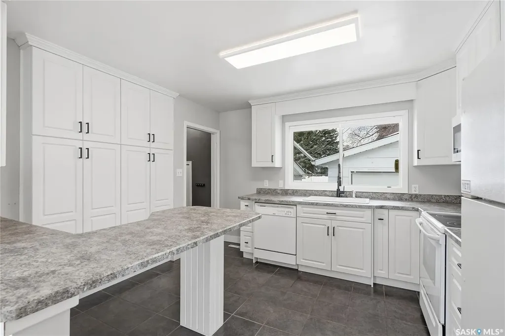 1604 Preston Avenue S Saskatoon SK S7H 2V8