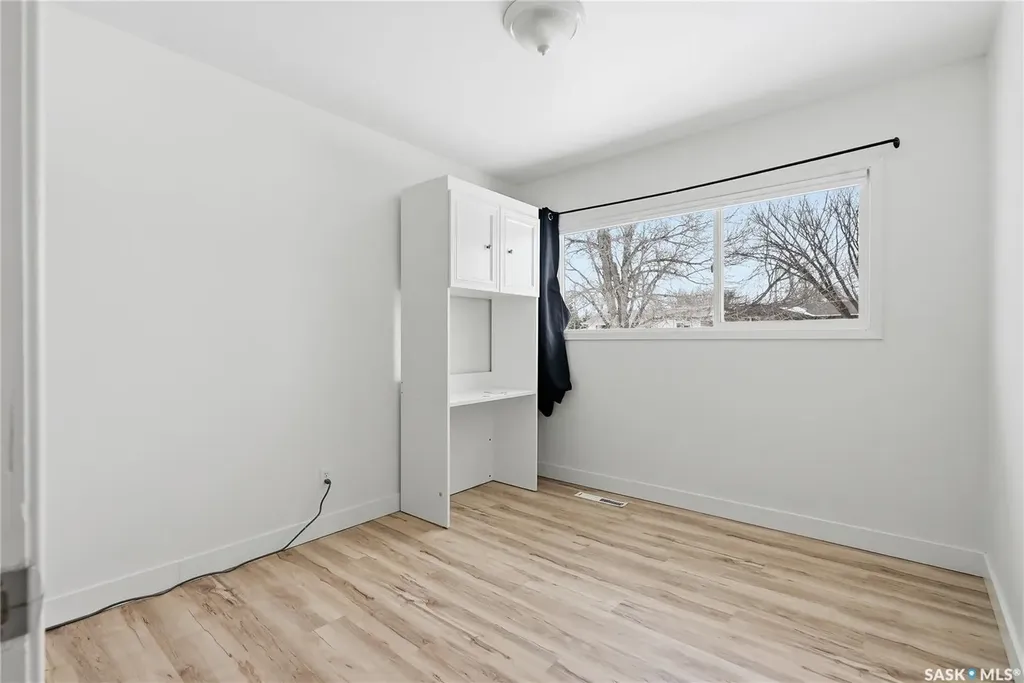 1604 Preston Avenue S Saskatoon SK S7H 2V8