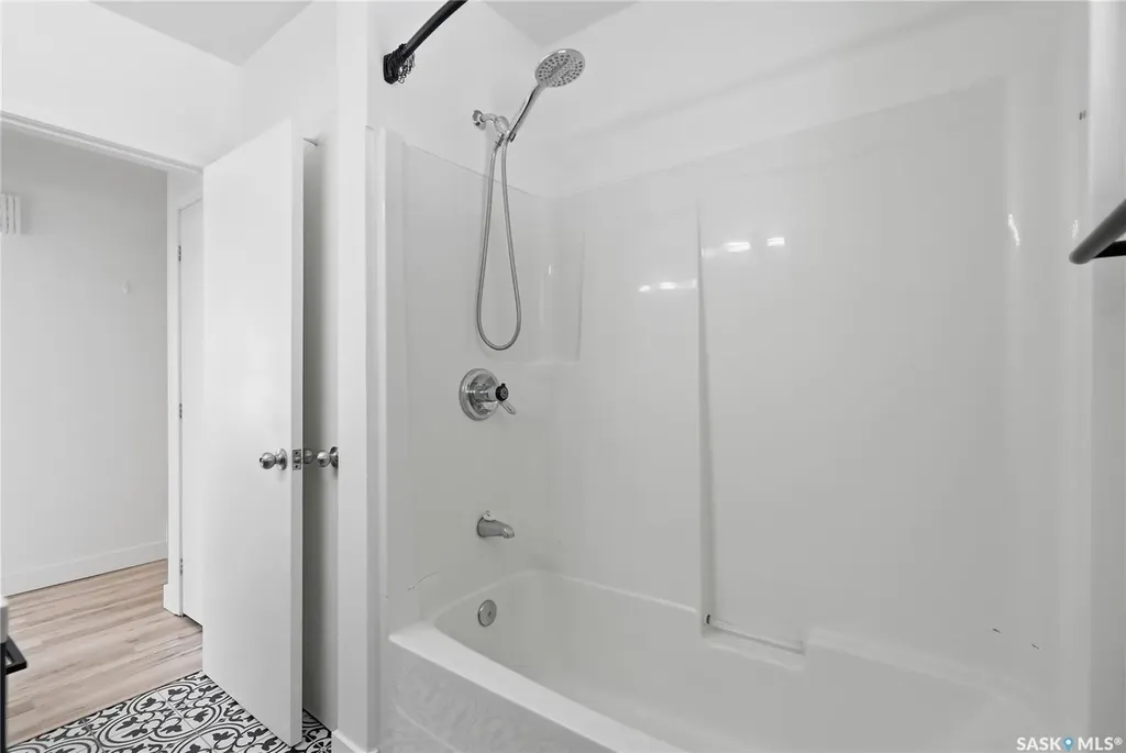 1604 Preston Avenue S Saskatoon SK S7H 2V8