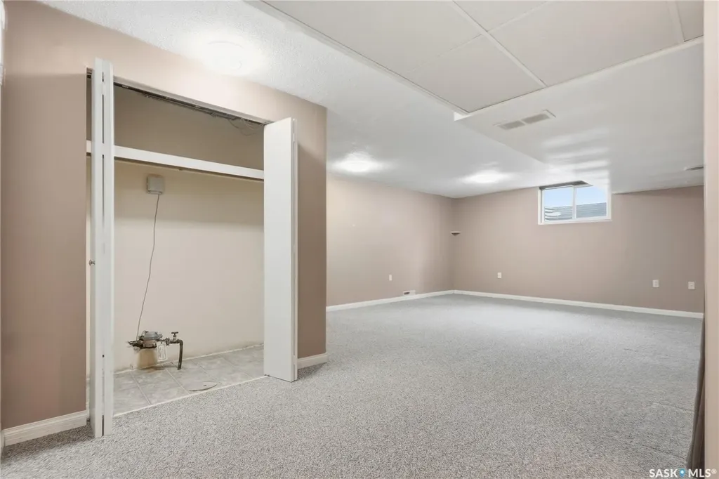 1604 Preston Avenue S Saskatoon SK S7H 2V8