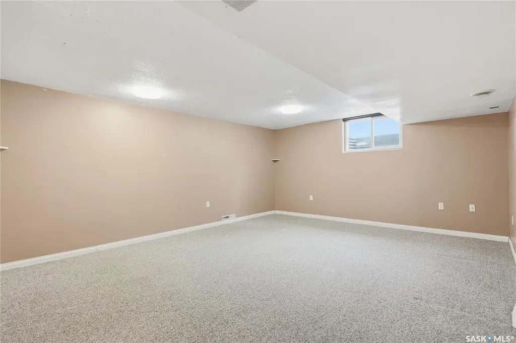 1604 Preston Avenue S Saskatoon SK S7H 2V8