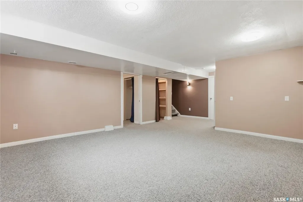 1604 Preston Avenue S Saskatoon SK S7H 2V8