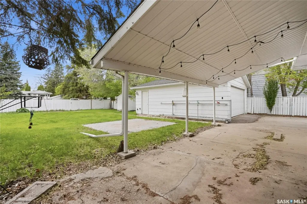 1604 Preston Avenue S Saskatoon SK S7H 2V8