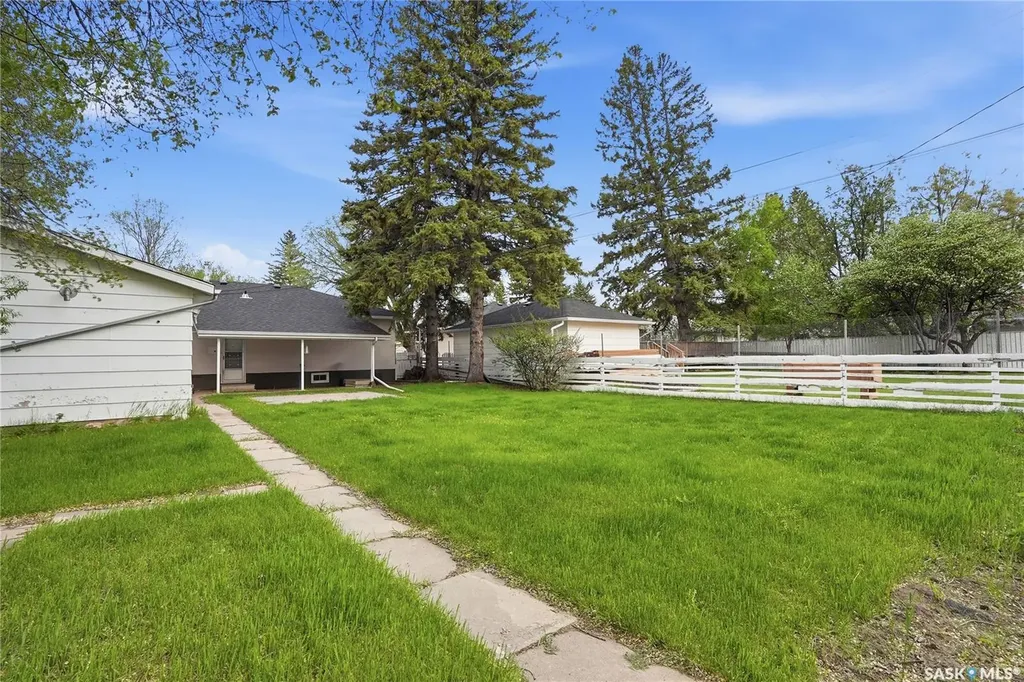 1604 Preston Avenue S Saskatoon SK S7H 2V8