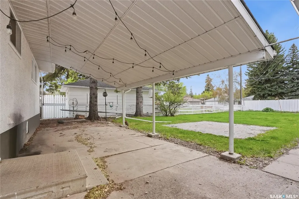 1604 Preston Avenue S Saskatoon SK S7H 2V8