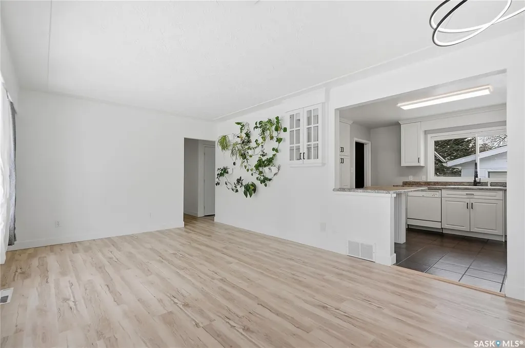 1604 Preston Avenue S Saskatoon SK S7H 2V8