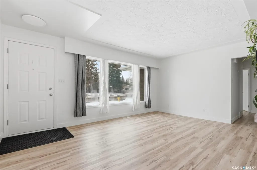 1604 Preston Avenue S Saskatoon SK S7H 2V8