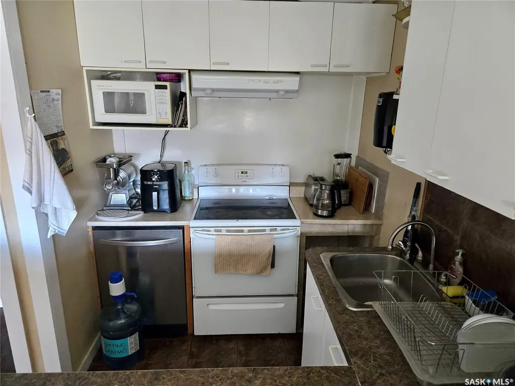 1517 3rd Street Estevan SK S4A 0S5