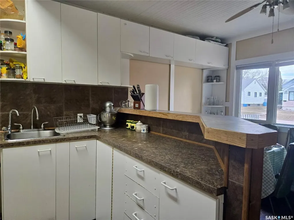 1517 3rd Street Estevan SK S4A 0S5