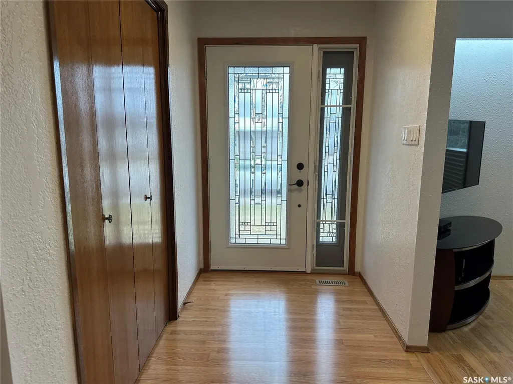 606 Staveley Crescent Weyburn SK S4H 2T6