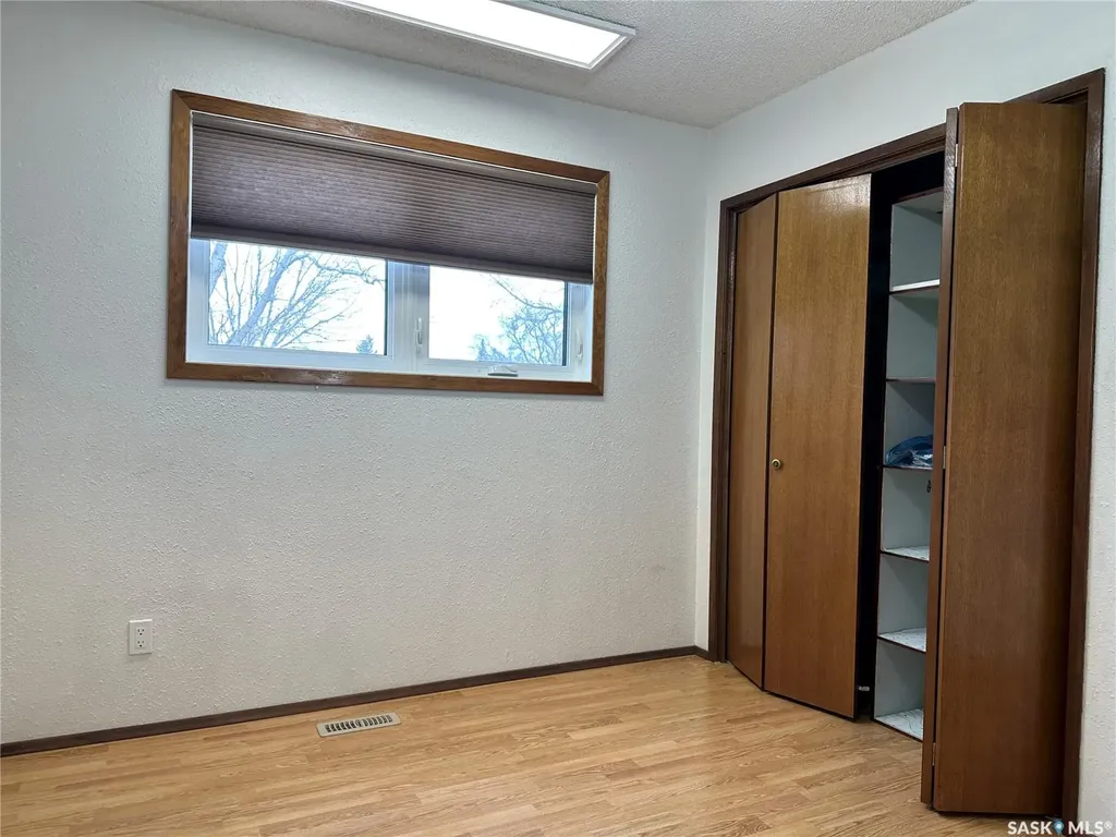 606 Staveley Crescent Weyburn SK S4H 2T6