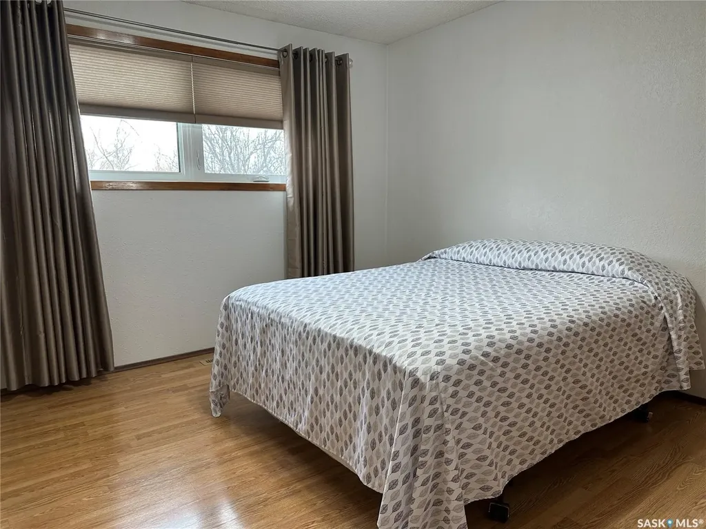 606 Staveley Crescent Weyburn SK S4H 2T6