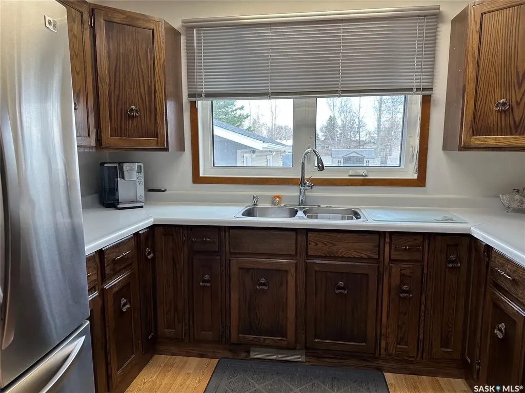606 Staveley Crescent Weyburn SK S4H 2T6