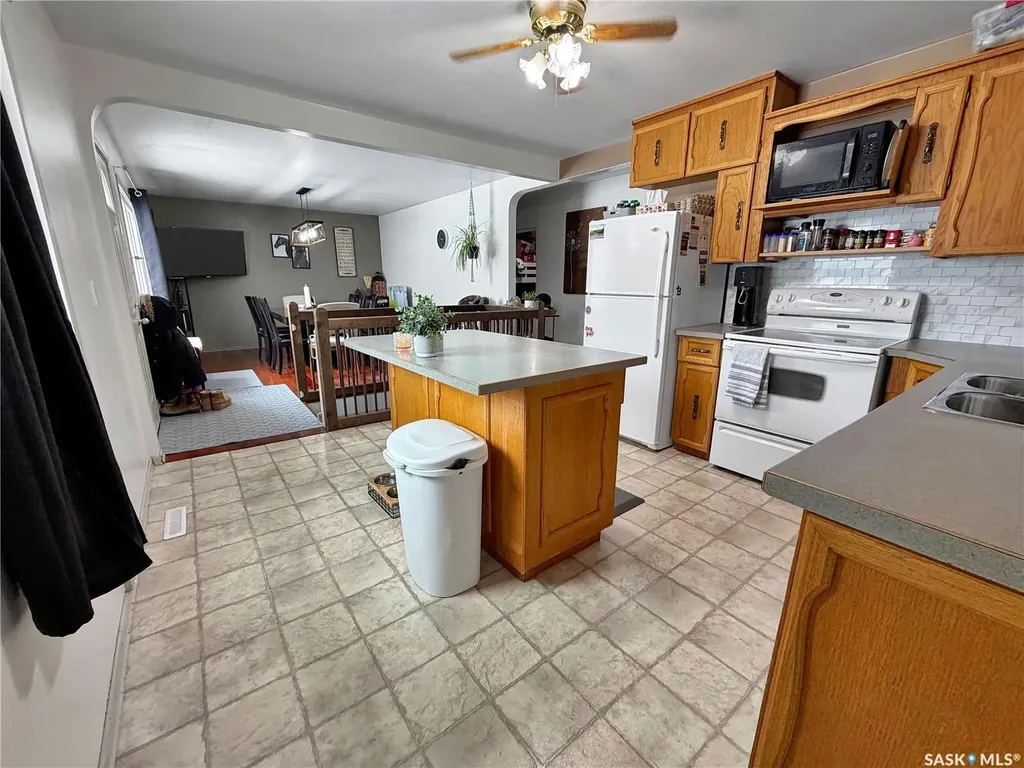 737 Sumner Street Esterhazy SK S0A 0X0