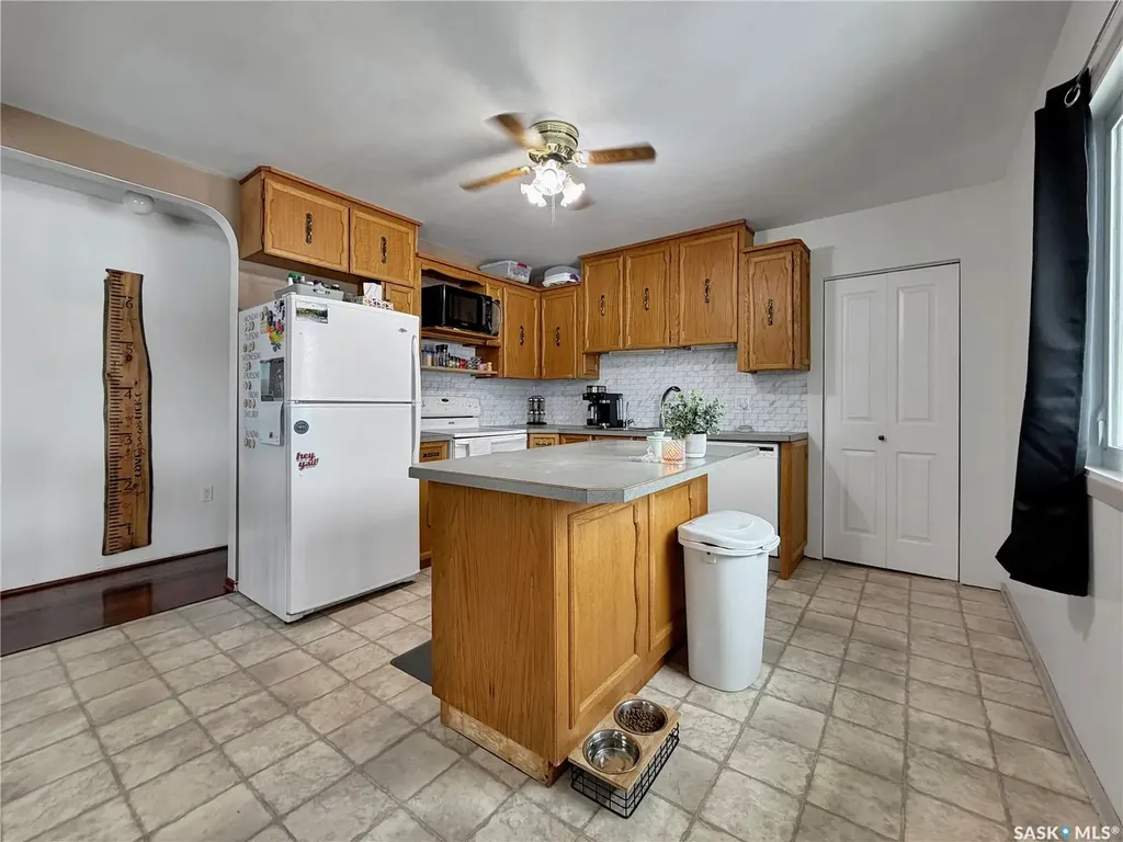 737 Sumner Street Esterhazy SK S0A 0X0