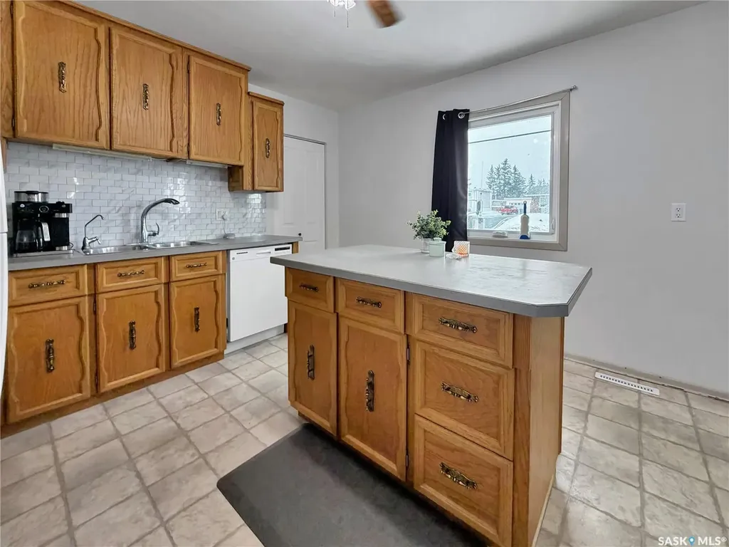 737 Sumner Street Esterhazy SK S0A 0X0