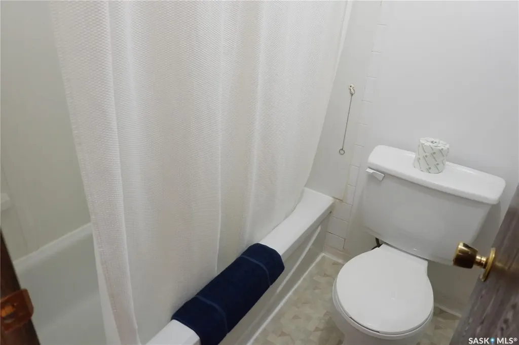 143 Railway Avenue Coronach SK S0H 0Z0