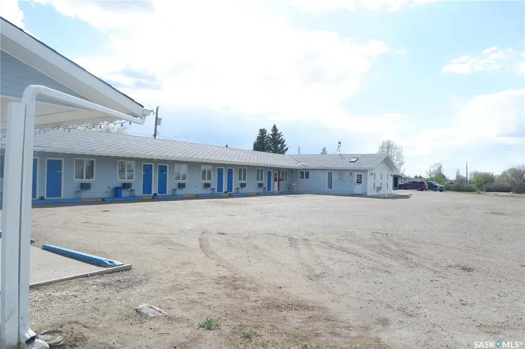 143 Railway Avenue Coronach SK S0H 0Z0