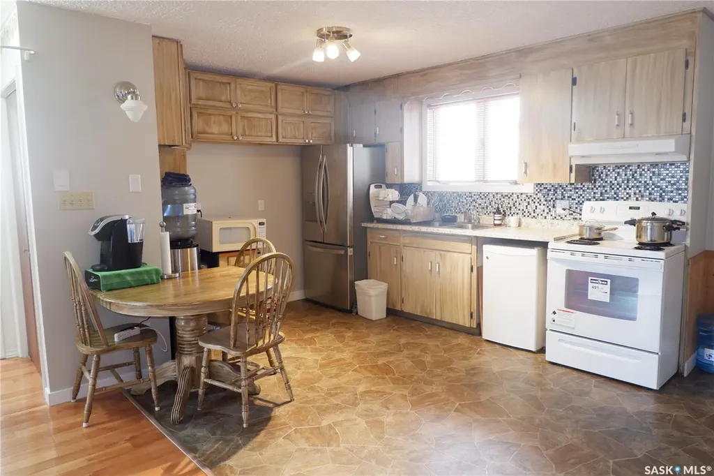 143 Railway Avenue Coronach SK S0H 0Z0