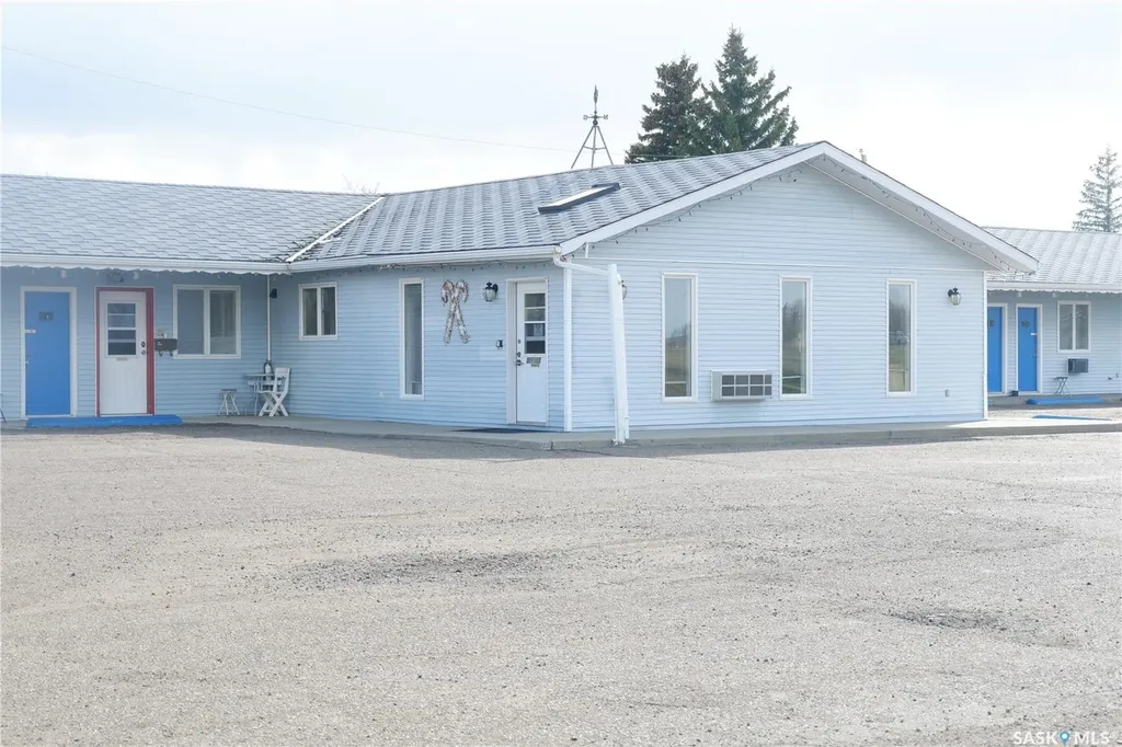 143 Railway Avenue Coronach SK S0H 0Z0