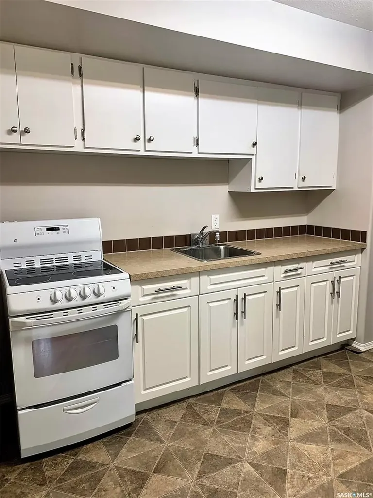 267 7th Avenue NW Swift Current SK S9H 0Y9