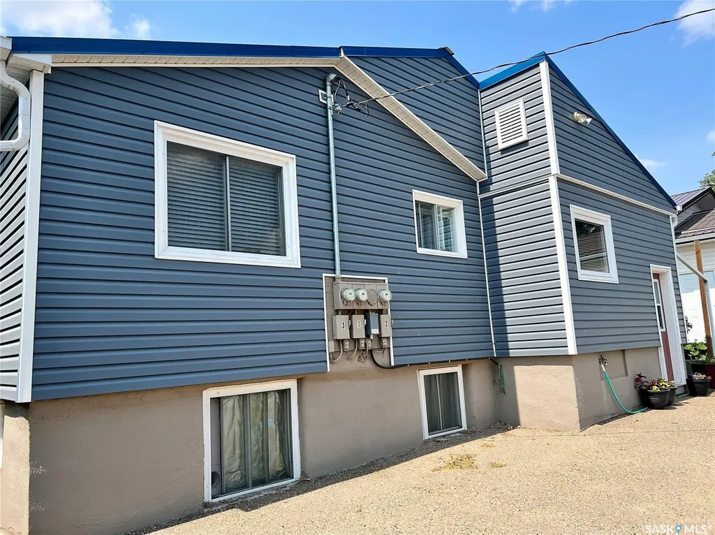 267 7th Avenue NW Swift Current SK S9H 0Y9