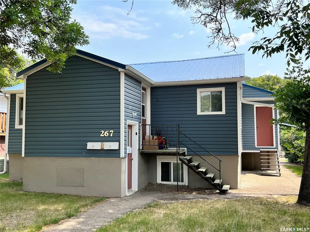 267 7th Avenue NW Swift Current SK S9H 0Y9