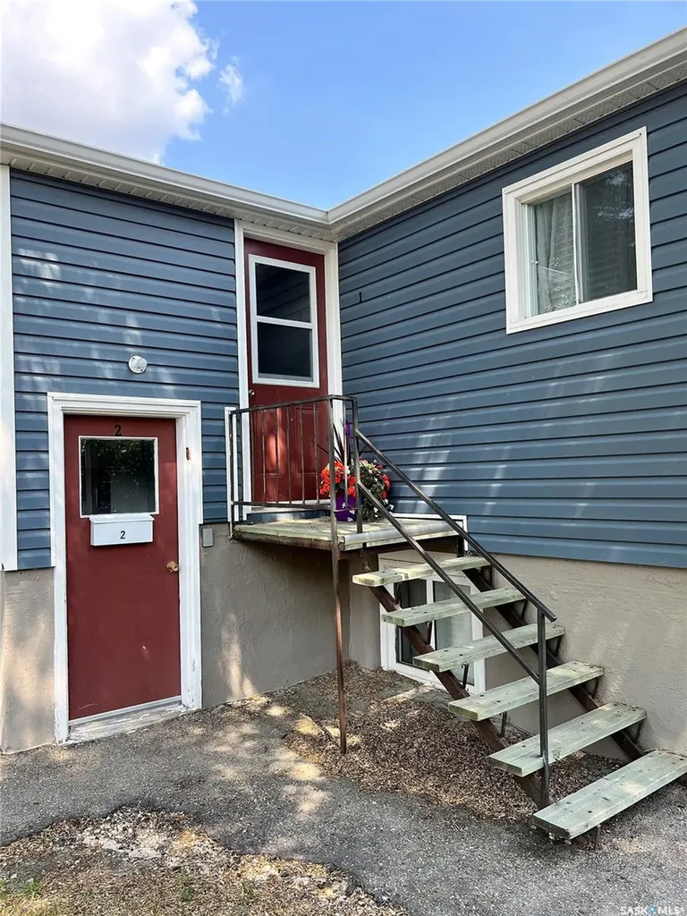 267 7th Avenue NW Swift Current SK S9H 0Y9