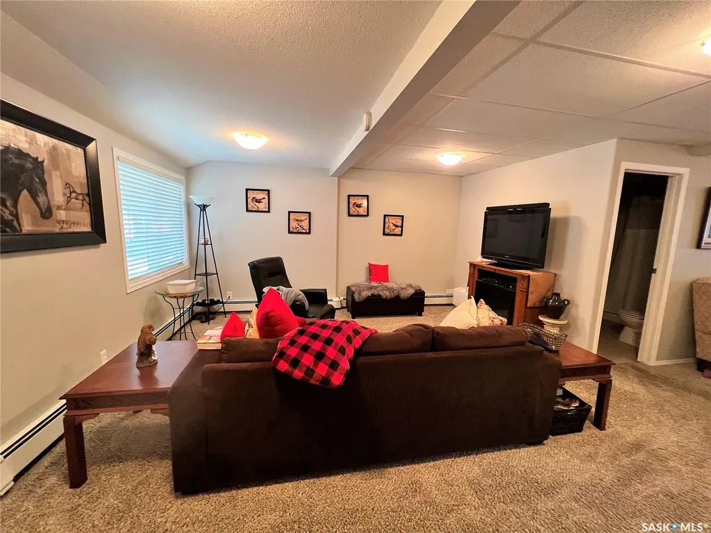 267 7th Avenue NW Swift Current SK S9H 0Y9