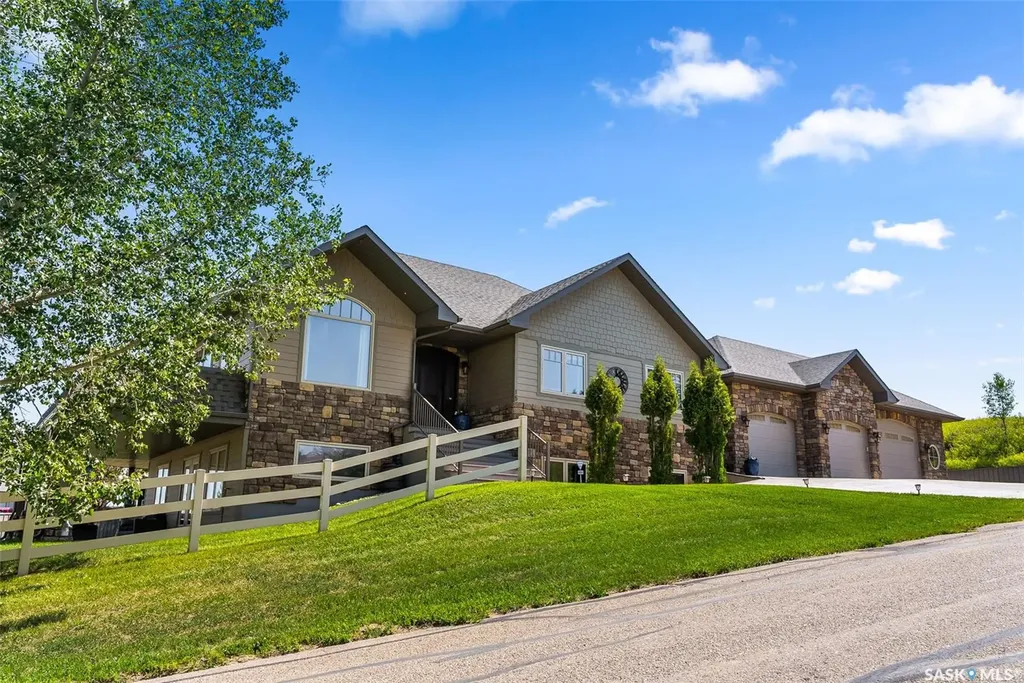 15 Meadow Bay Lumsden SK S0G 3C0