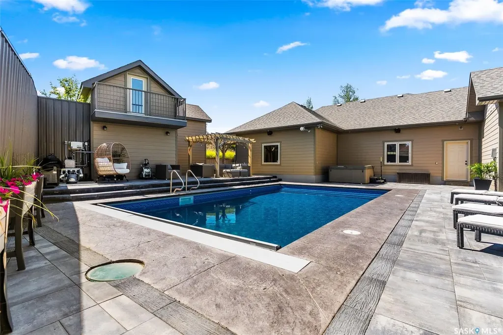 15 Meadow Bay Lumsden SK S0G 3C0