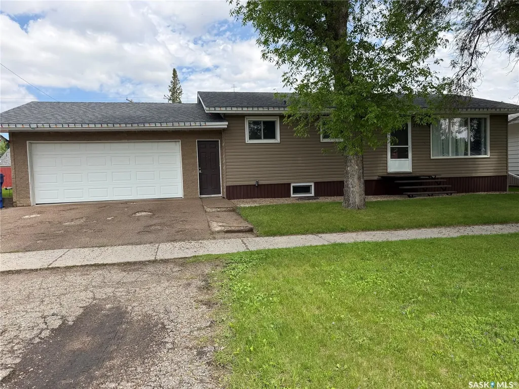 210 Wells Avenue E Langenburg SK S0A 2A0