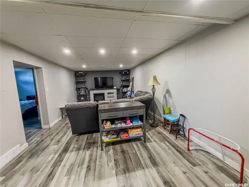 210 Wells Avenue E Langenburg SK S0A 2A0