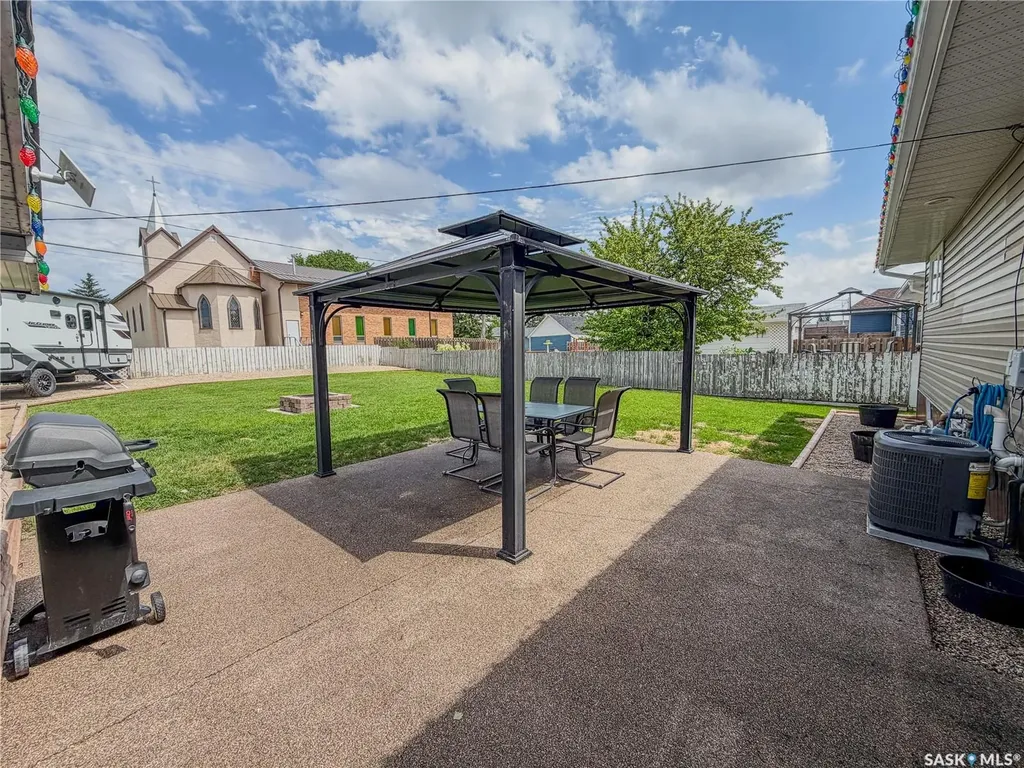 210 Wells Avenue E Langenburg SK S0A 2A0