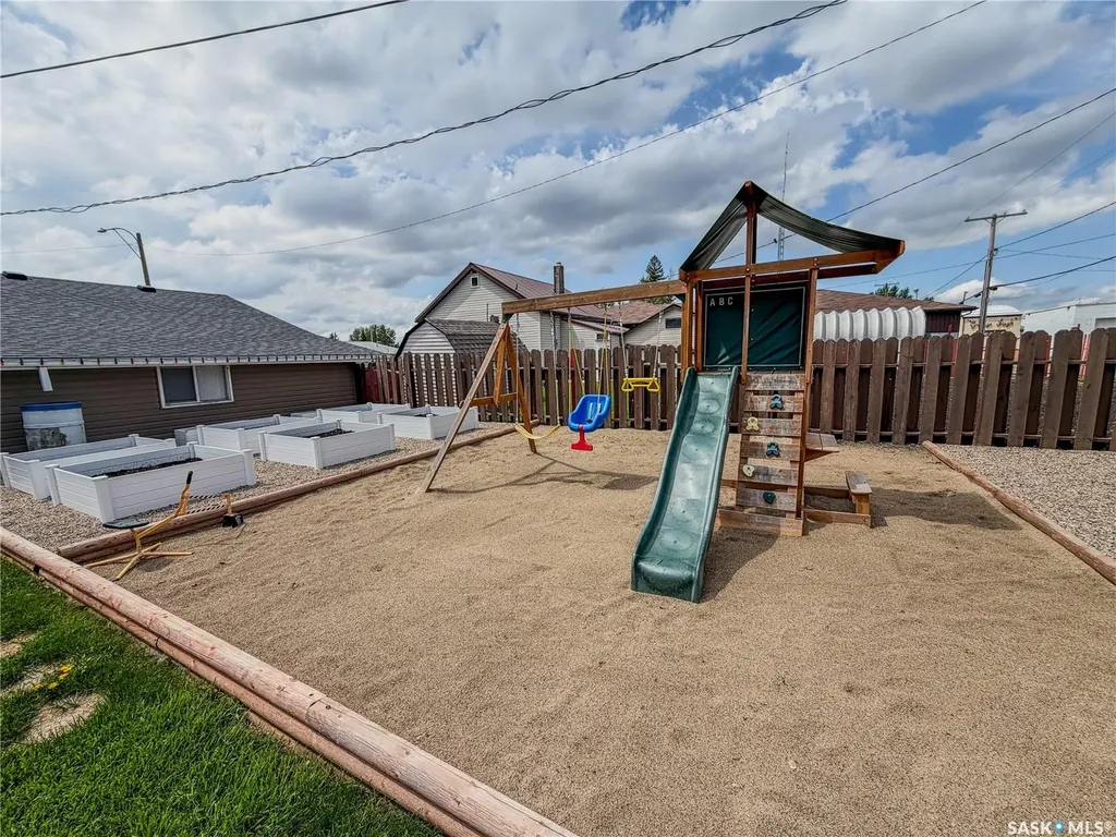 210 Wells Avenue E Langenburg SK S0A 2A0