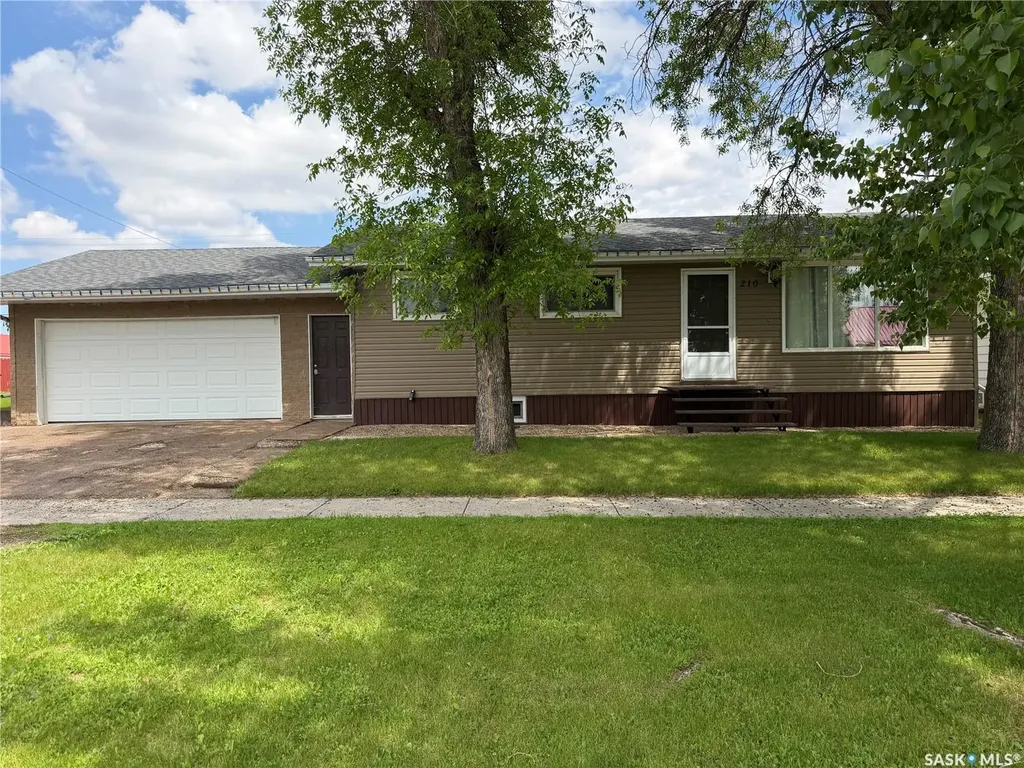 210 Wells Avenue E Langenburg SK S0A 2A0