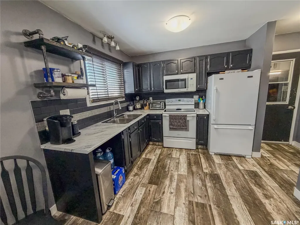 210 Wells Avenue E Langenburg SK S0A 2A0