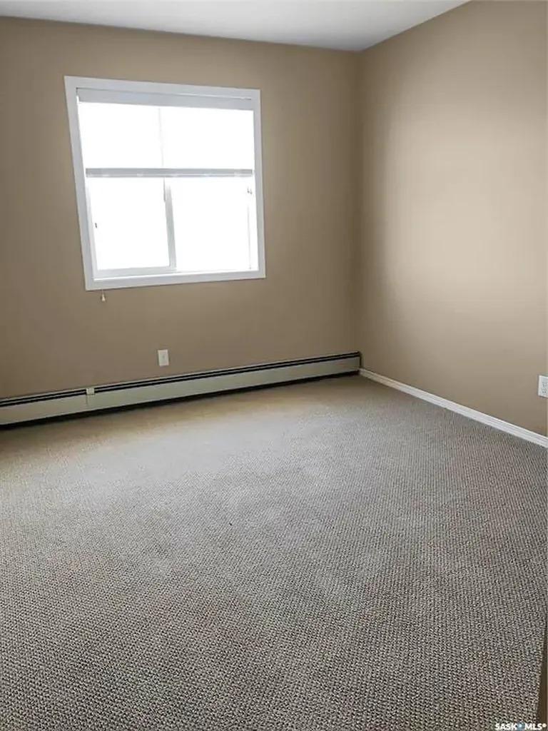 825 Gladstone Street E Swift Current SK S9H 5P1
