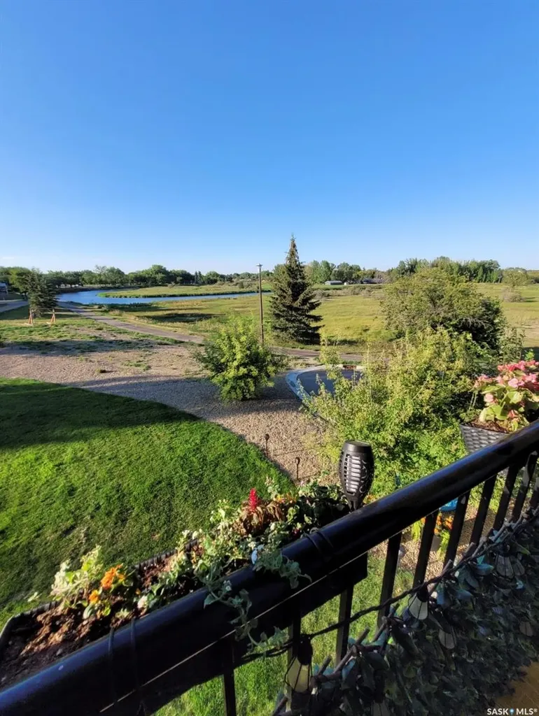 825 Gladstone Street E Swift Current SK S9H 5P1