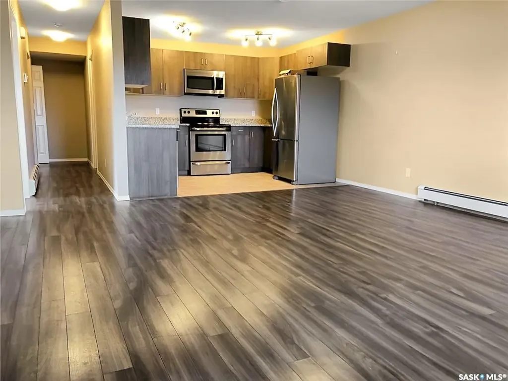 825 Gladstone Street E Swift Current SK S9H 5P1