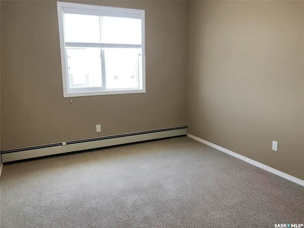 825 Gladstone Street E Swift Current SK S9H 5P1