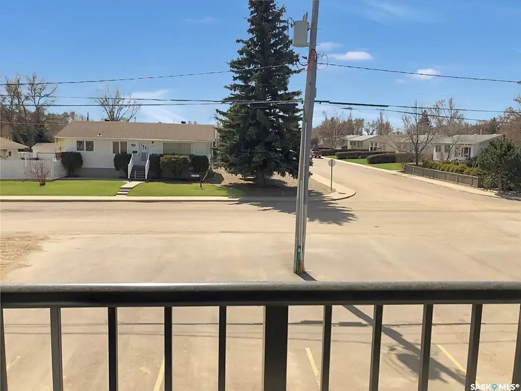 825 Gladstone Street E Swift Current SK S9H 5P1