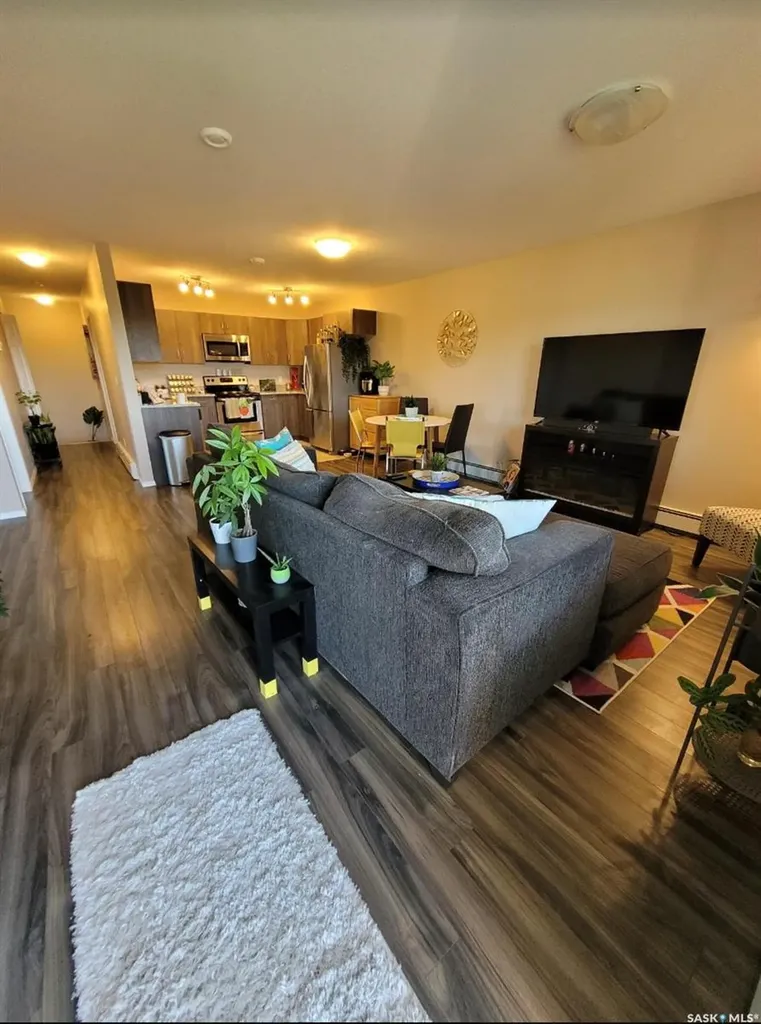 825 Gladstone Street E Swift Current SK S9H 5P1