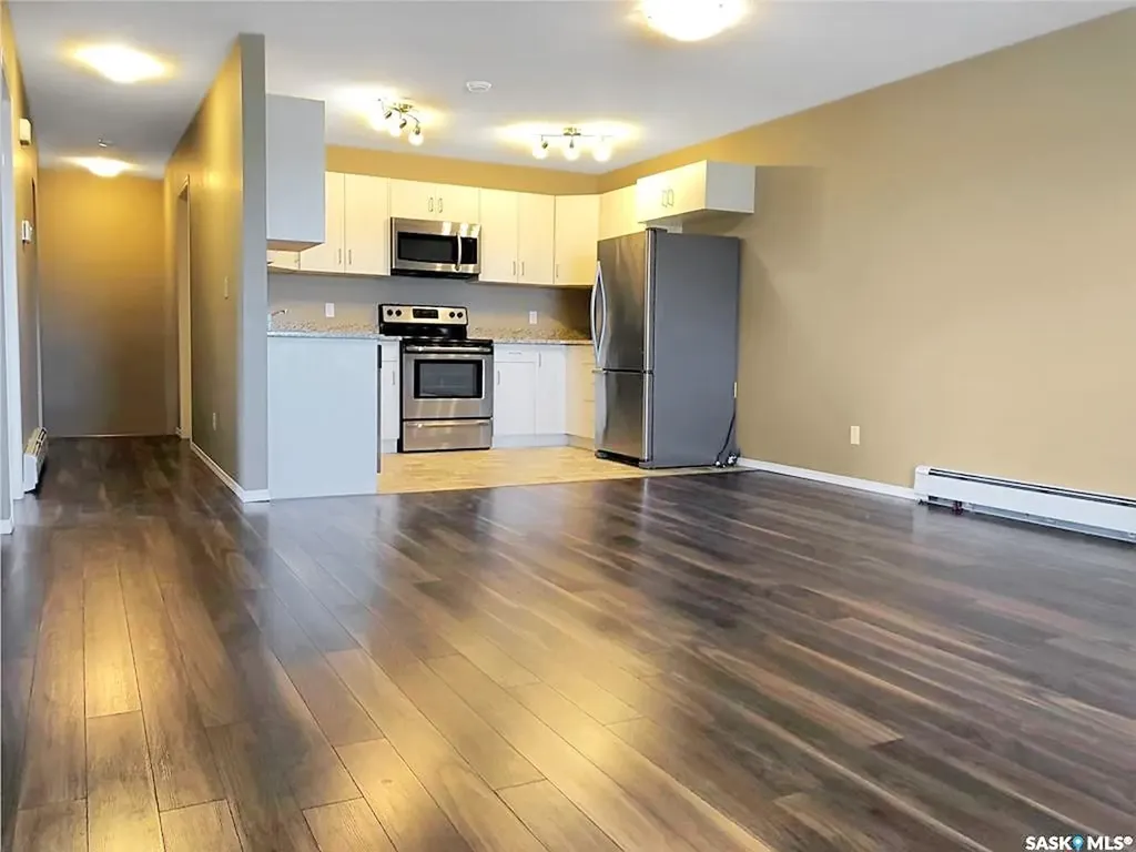 825 Gladstone Street E Swift Current SK S9H 5P1