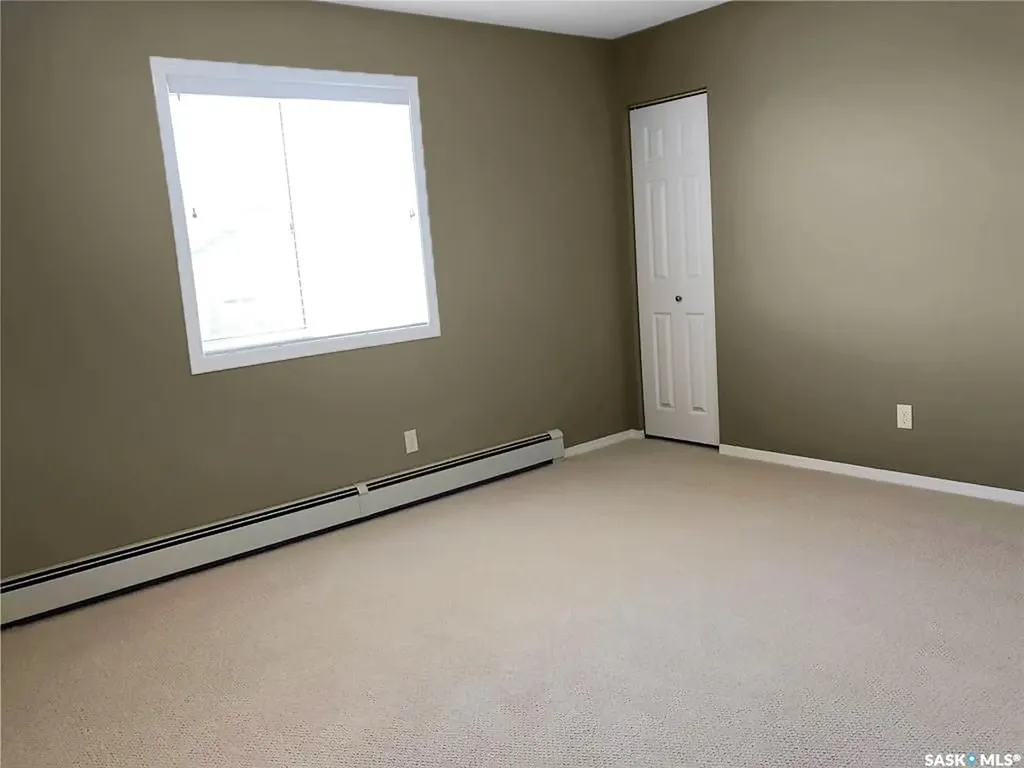 825 Gladstone Street E Swift Current SK S9H 5P1