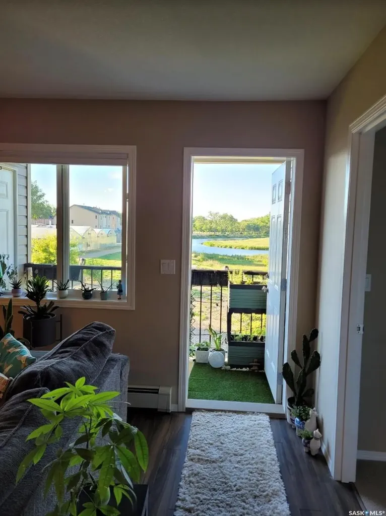 825 Gladstone Street E Swift Current SK S9H 5P1