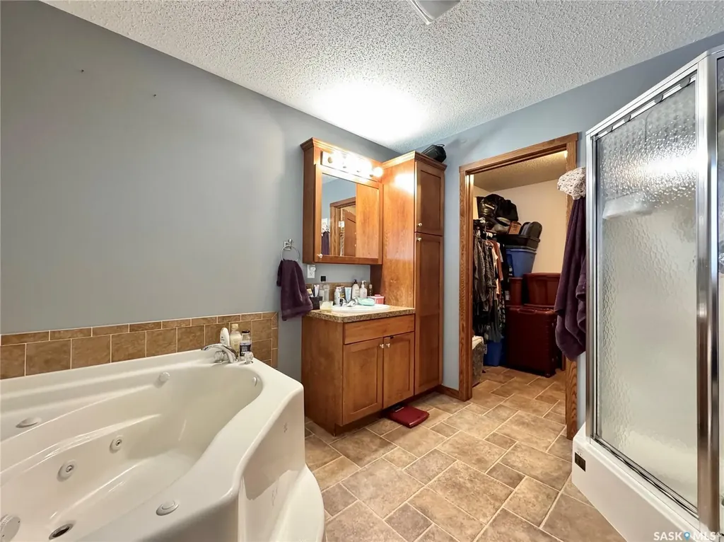 220 Fifth Street Bredenbury SK S0A 0H0