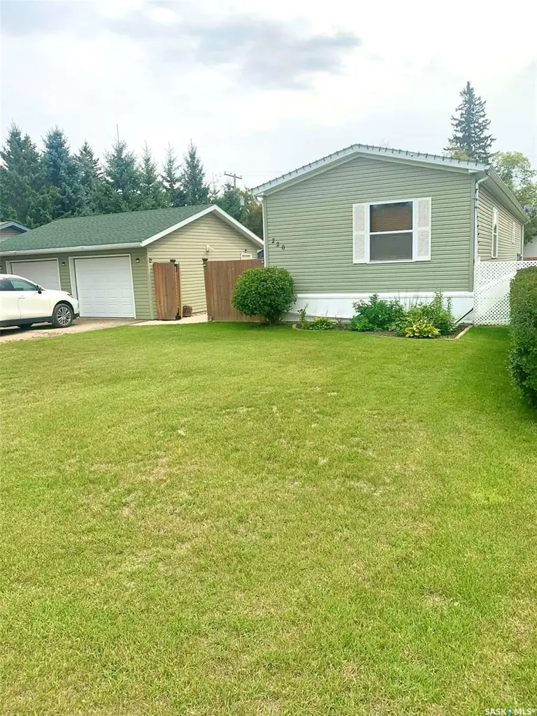 220 Fifth Street Bredenbury SK S0A 0H0