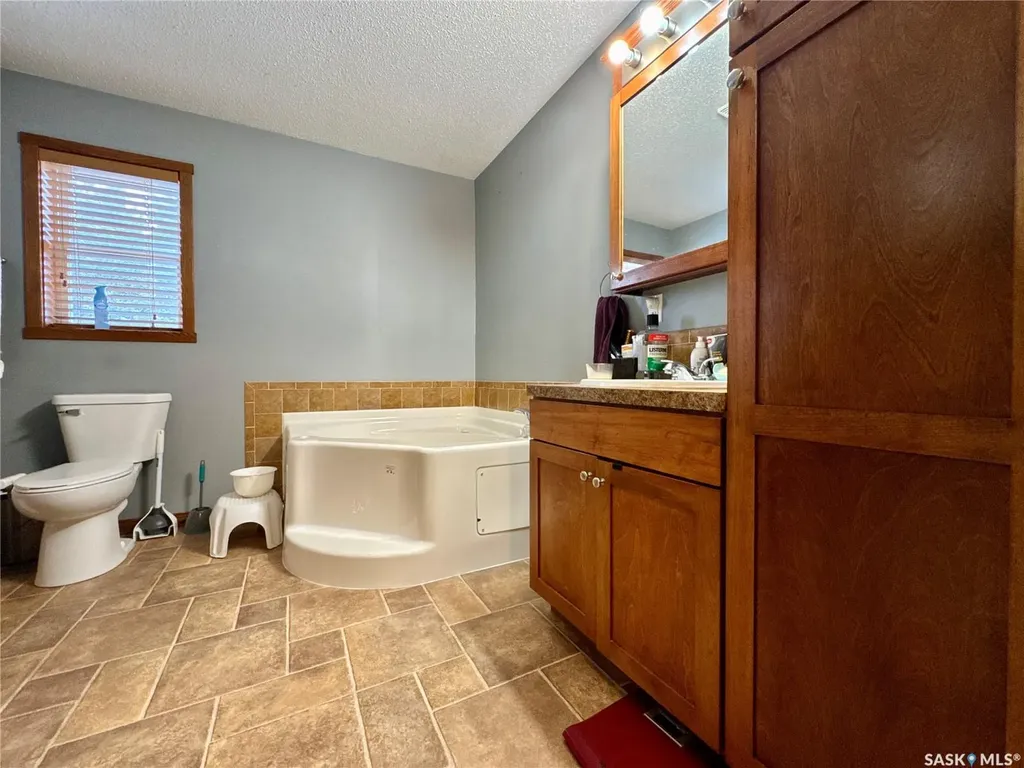 220 Fifth Street Bredenbury SK S0A 0H0